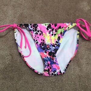NWOT Wetseal Multicolored Bikini Bottom Small